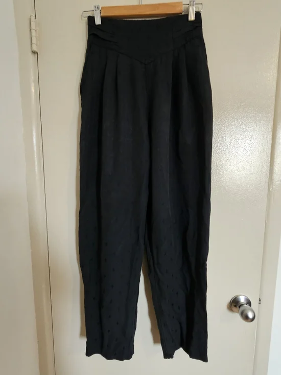 Men's Black Elastic-Waist Casual Pants - Picture 4 of 8